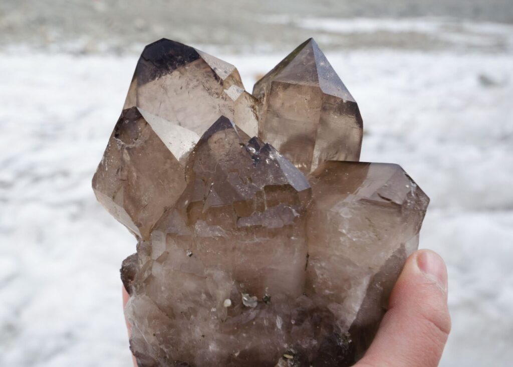 Quartz fumé en bijouterie : comment identifier la qualité et l’authenticité ?