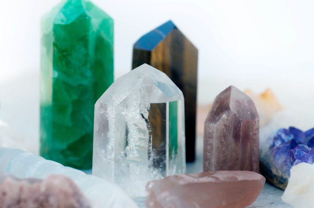 Le quartz rutile : pierre de beauté et d’énergie, comment l’intégrer dans votre quotidien ?