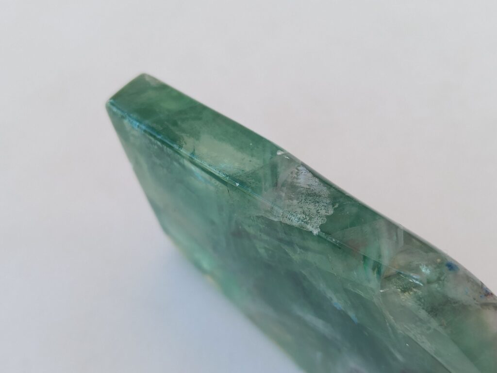 Fluorite verte : la pierre à intégrer dans votre routine de beauté ?