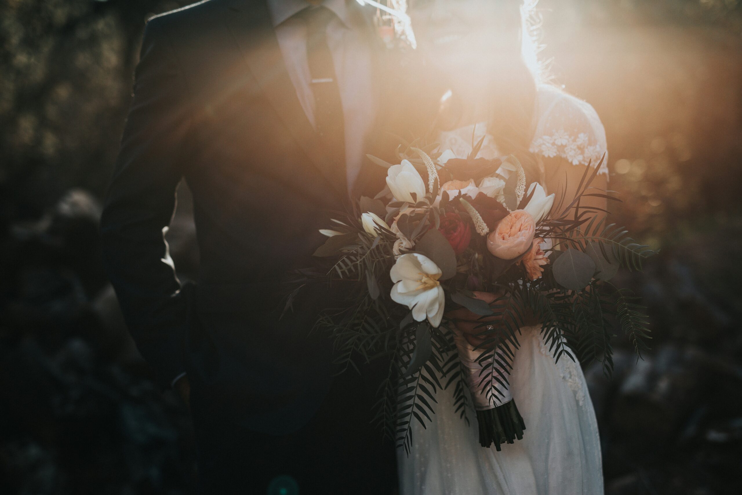découvrez une sélection d'idées originales de cadeaux de mariage pour offrir un cadeau unique et mémorable aux jeunes mariés.