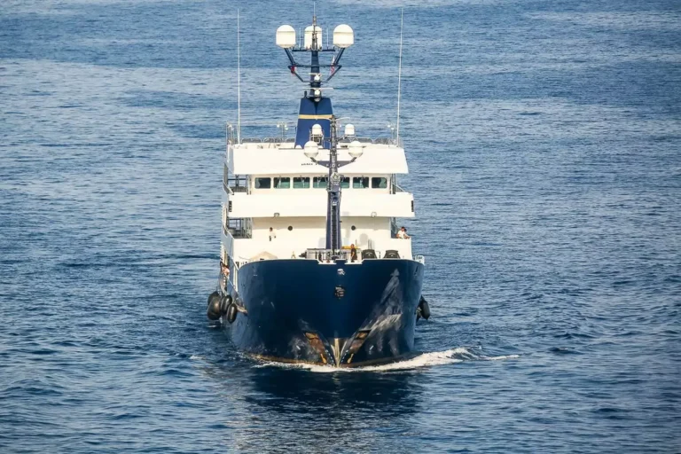 Le yacht Force Blue appartenant à Flavio Briatore, symbole de sa fortune impressionnante