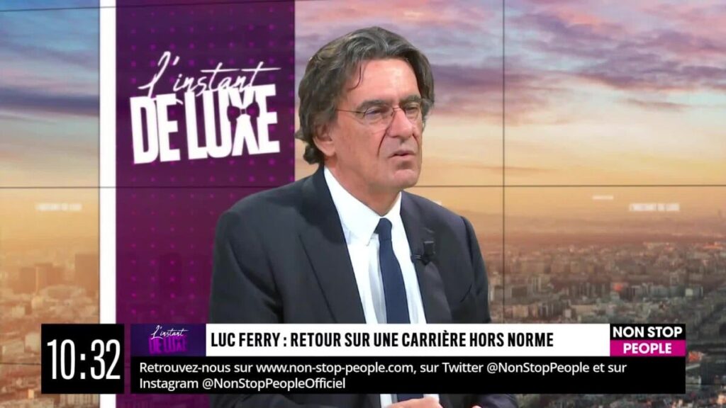 Luc Ferry lors d'une émission télévisée évoquant sa retraite et ses revenus