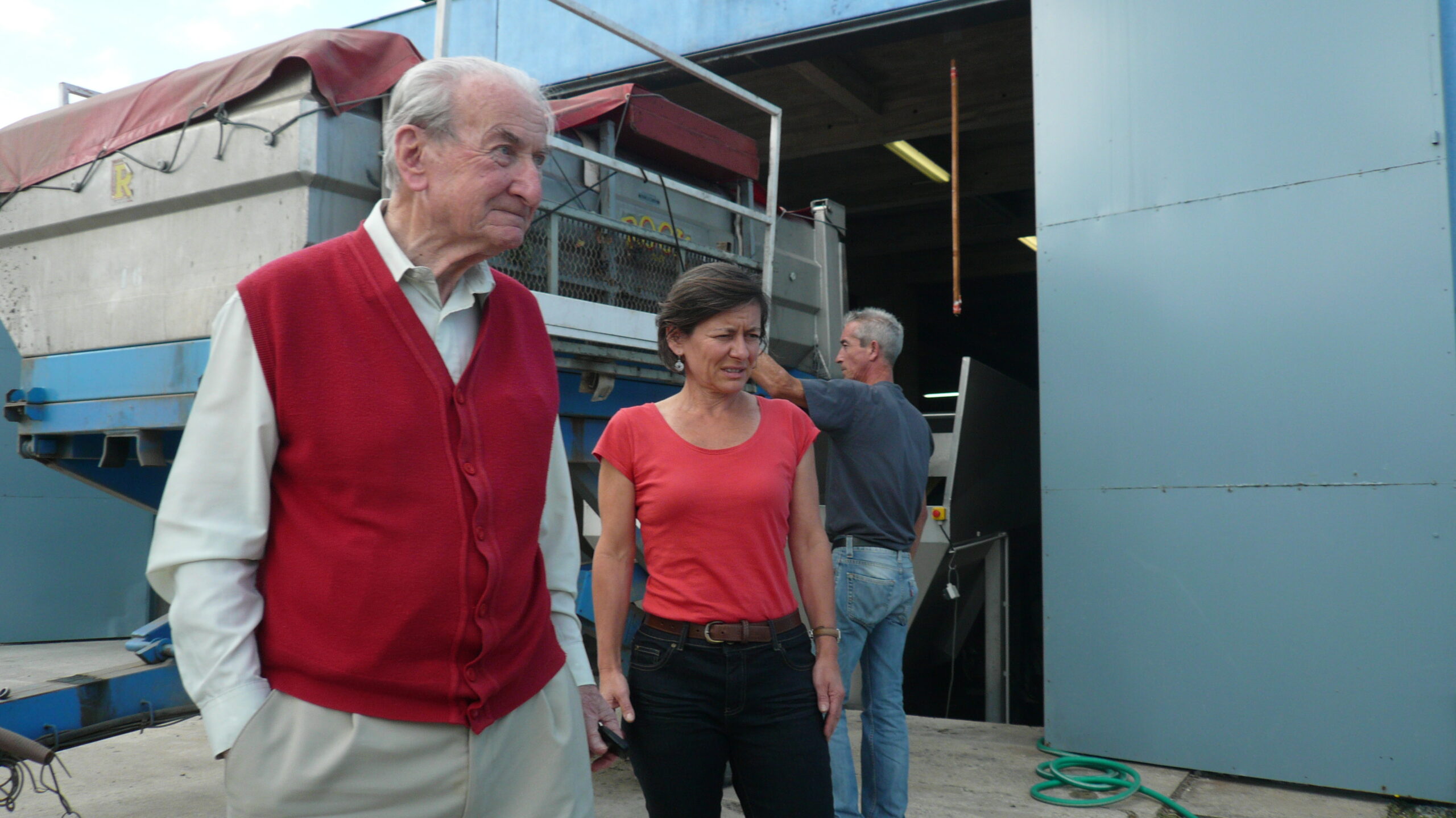 Lucien Lurton dans les vignes de Bordeaux